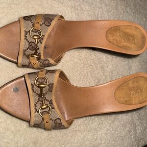 Gucci Brown kitten heels